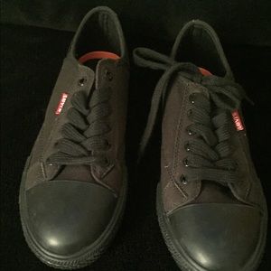 Levis Shoes Size 6